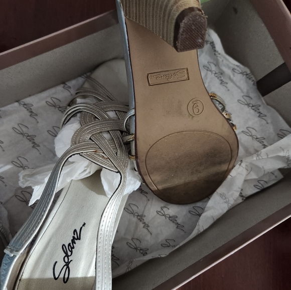 Heels - Picture 3 of 4